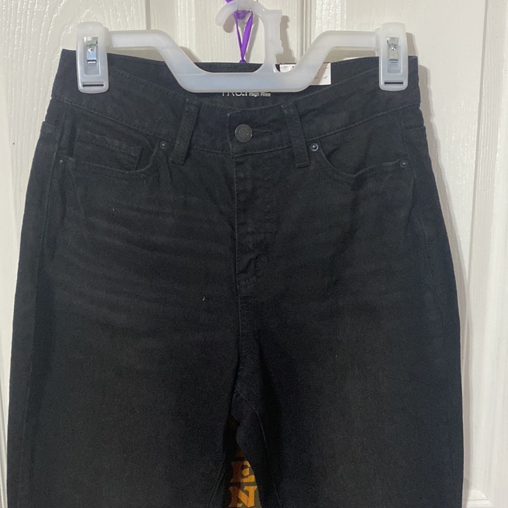 Time and Tru straight crop high rise jeans; size: 2 - Picture 2 of 4